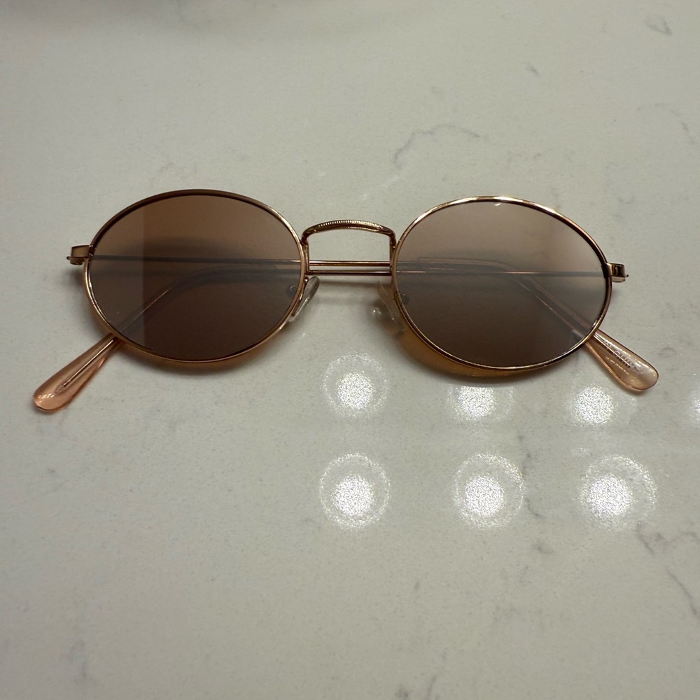 Round gold Sunglasses